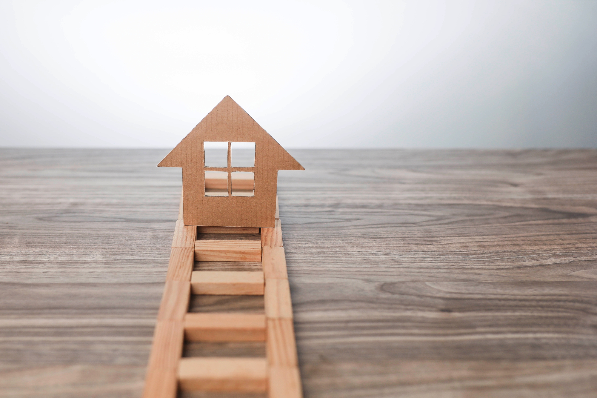 A Comprehensive Guide to Bridge Loans in Real Estate